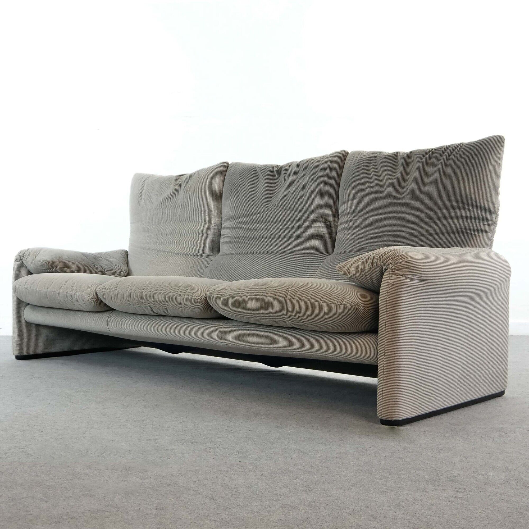 Cassina Maralunga 3-Seater Sofa by Vico Magistretti in grey striped fabrics
