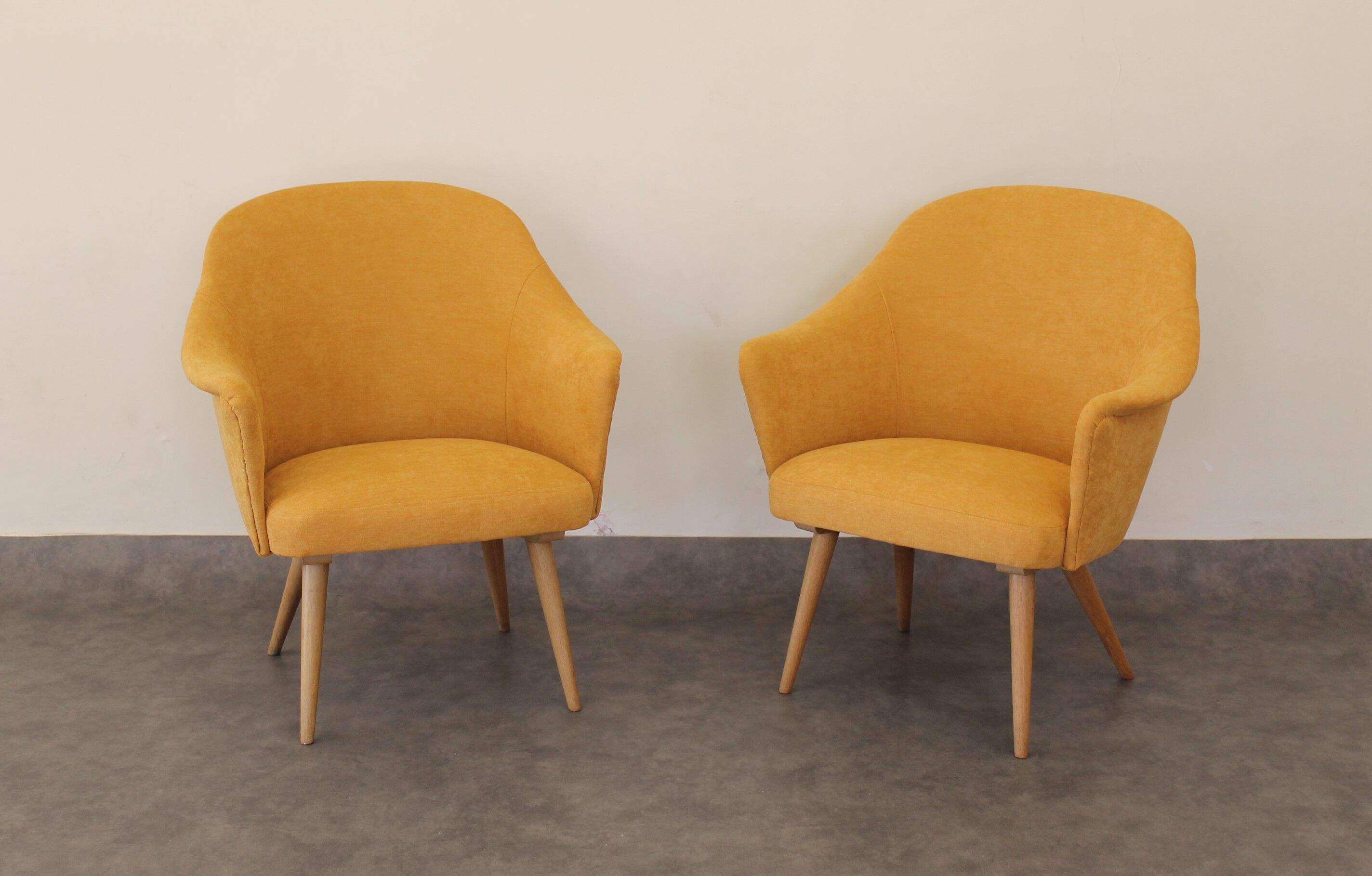 2 armchairs 1970 yellow velvet
