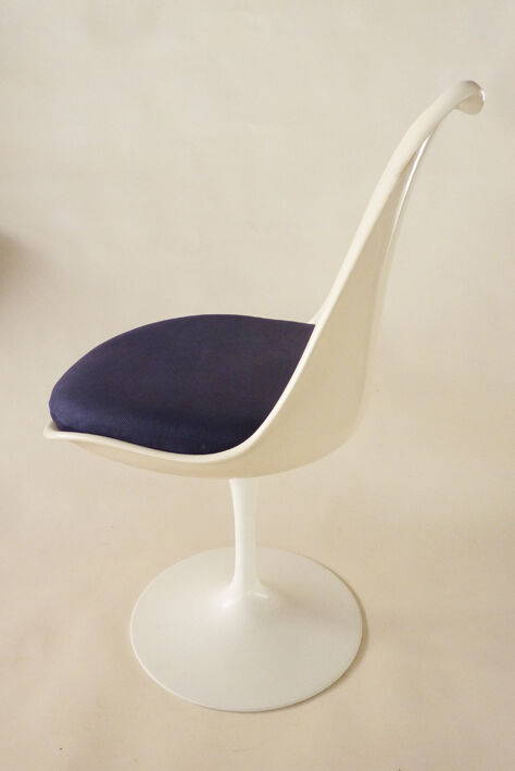 Eero Saarinen Tulip chairs