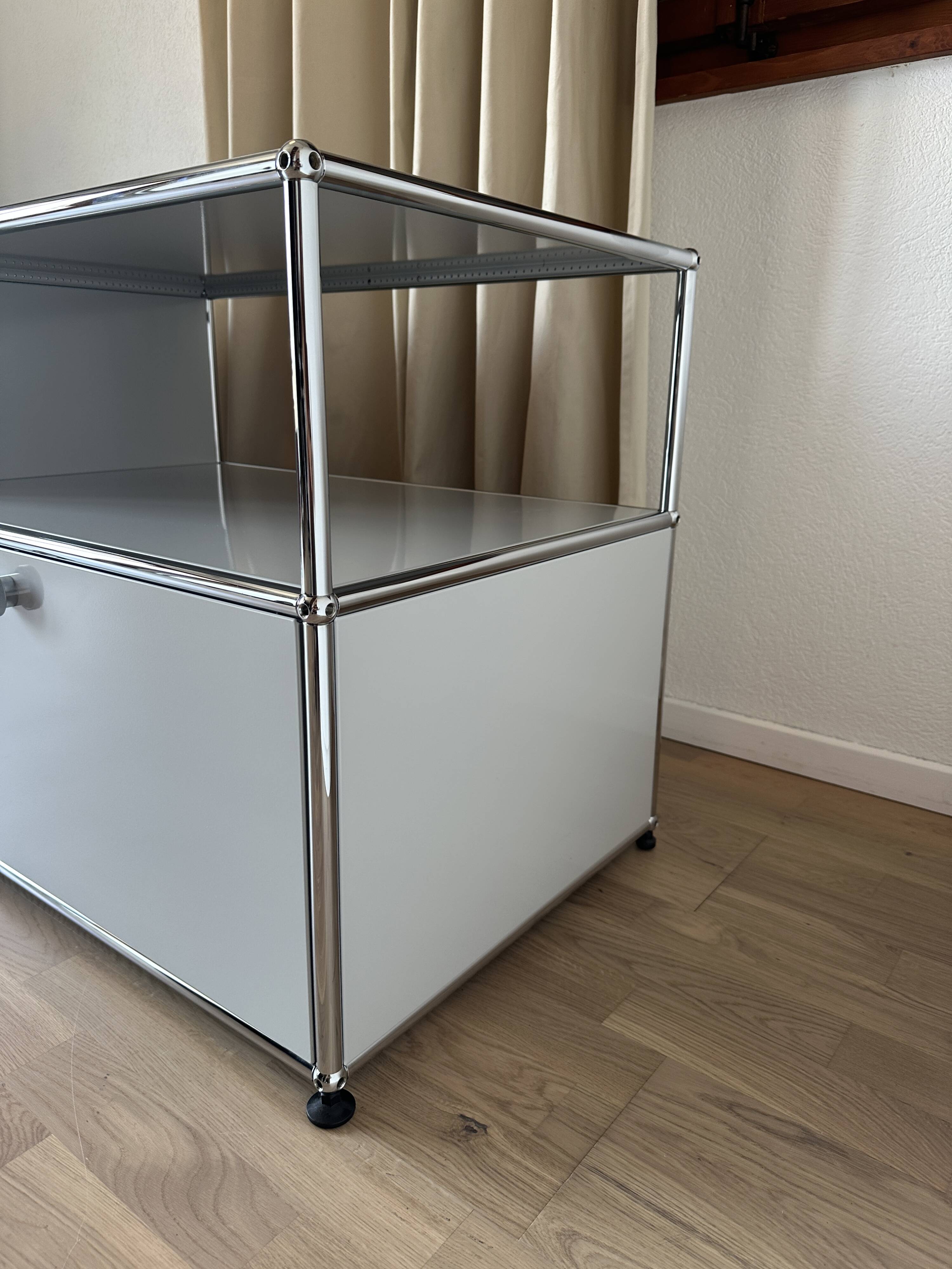 Commode / meuble tv usm haller en gris clair