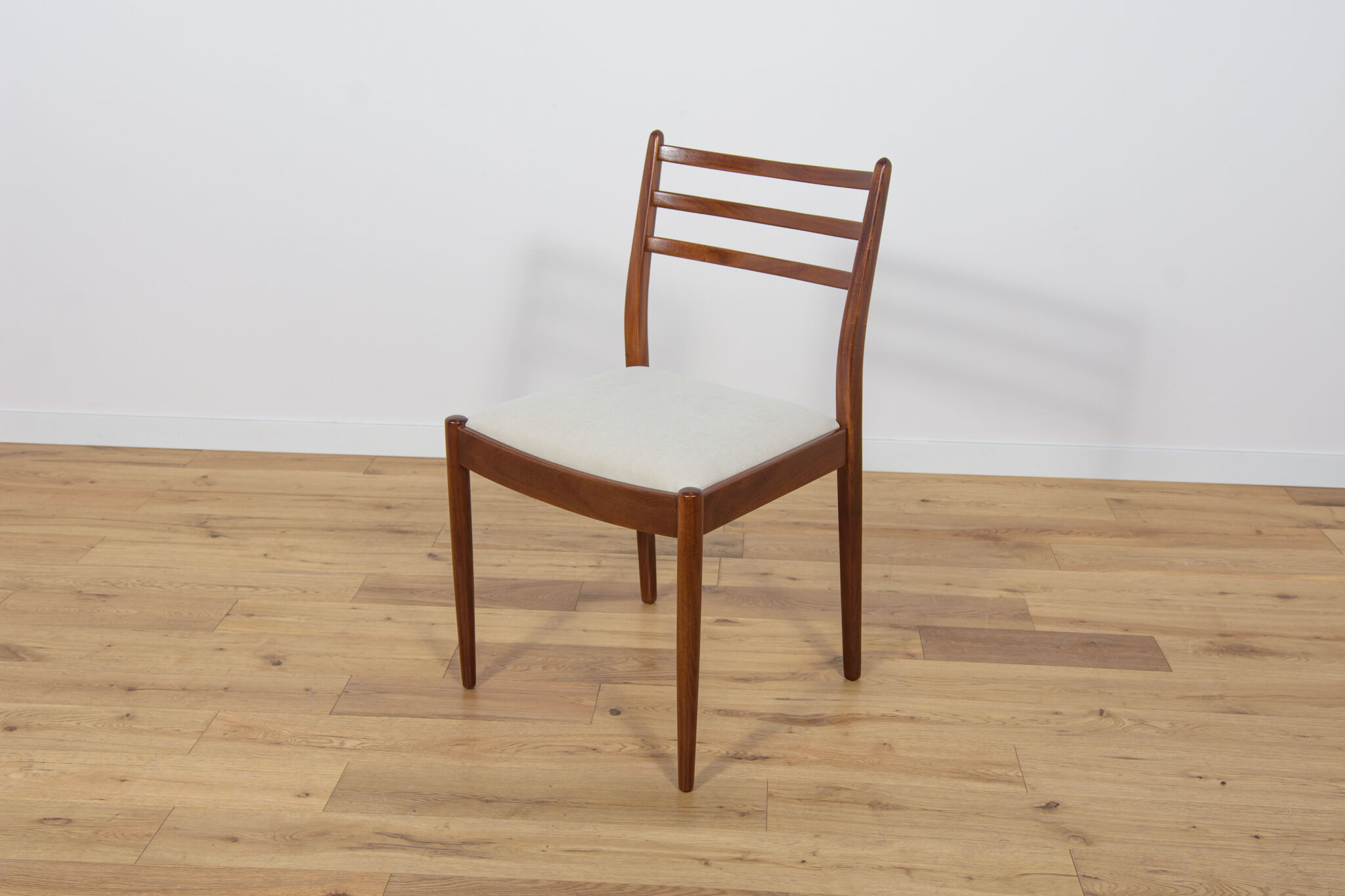 Mid-century teak dining chairs by Victor Wilkins for G-Plan, 1960s, set of 8