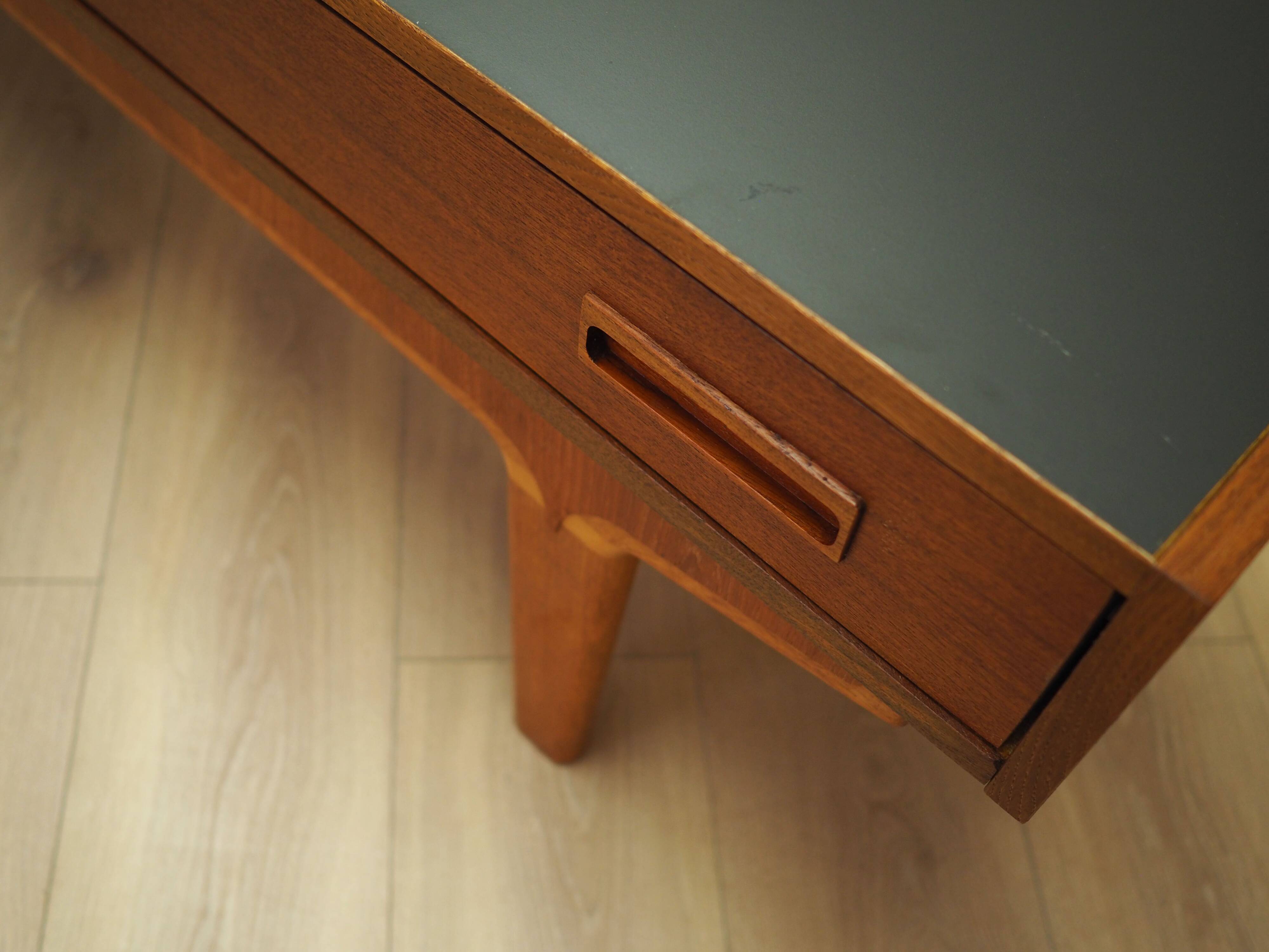 Lowboard en teck, design danois, années 1960, production : Danemark