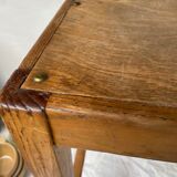 Tabouret de ferme en chêne clouté