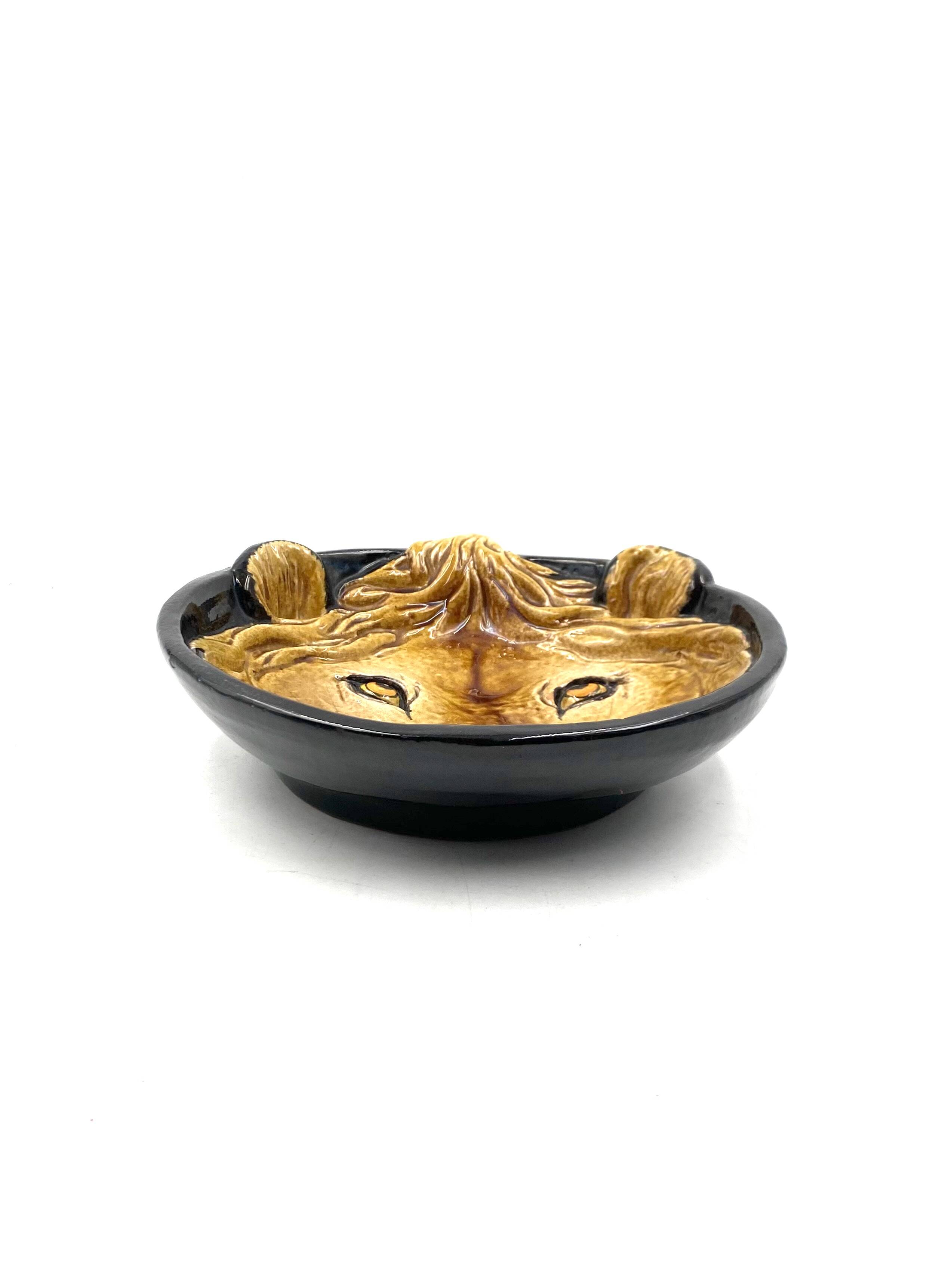 Mid-century lion ceramic plate / vide poche, Italy 1970s