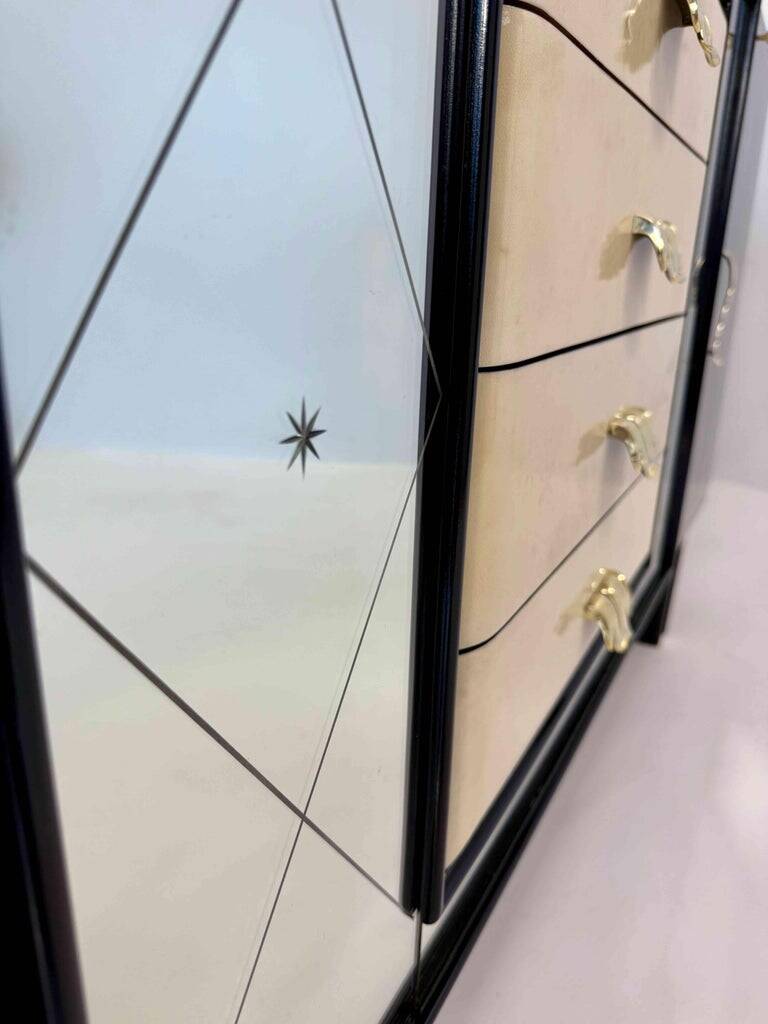 Italian 1940s Art Deco Sideboard in Macassar, Parchment, Attr. Osvaldo Bors