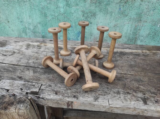Lot de 10 anciennes bobines en bois vintage de passementerie filature tissage