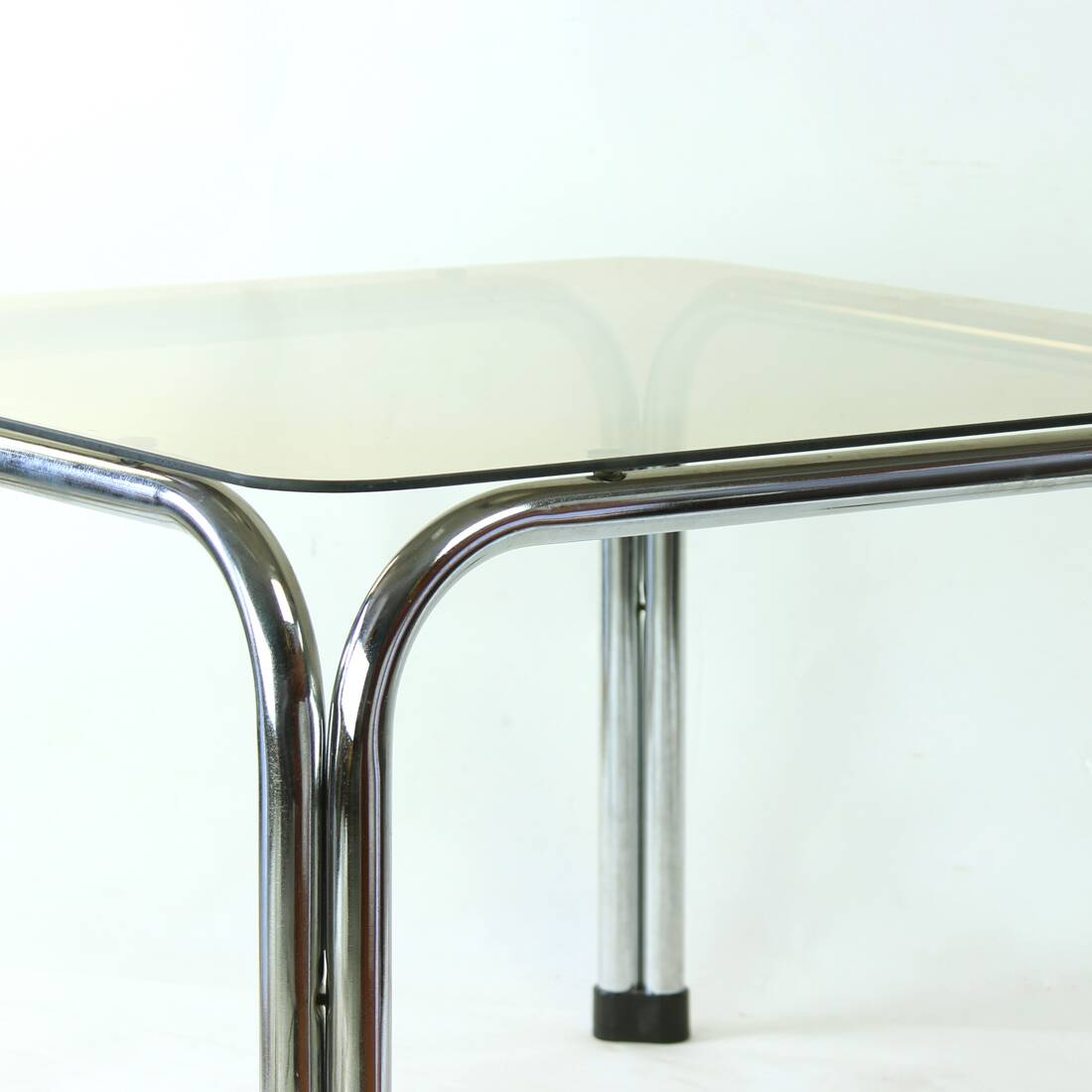 Table Basse Par Viliam Chlebo, Kodreta 1979