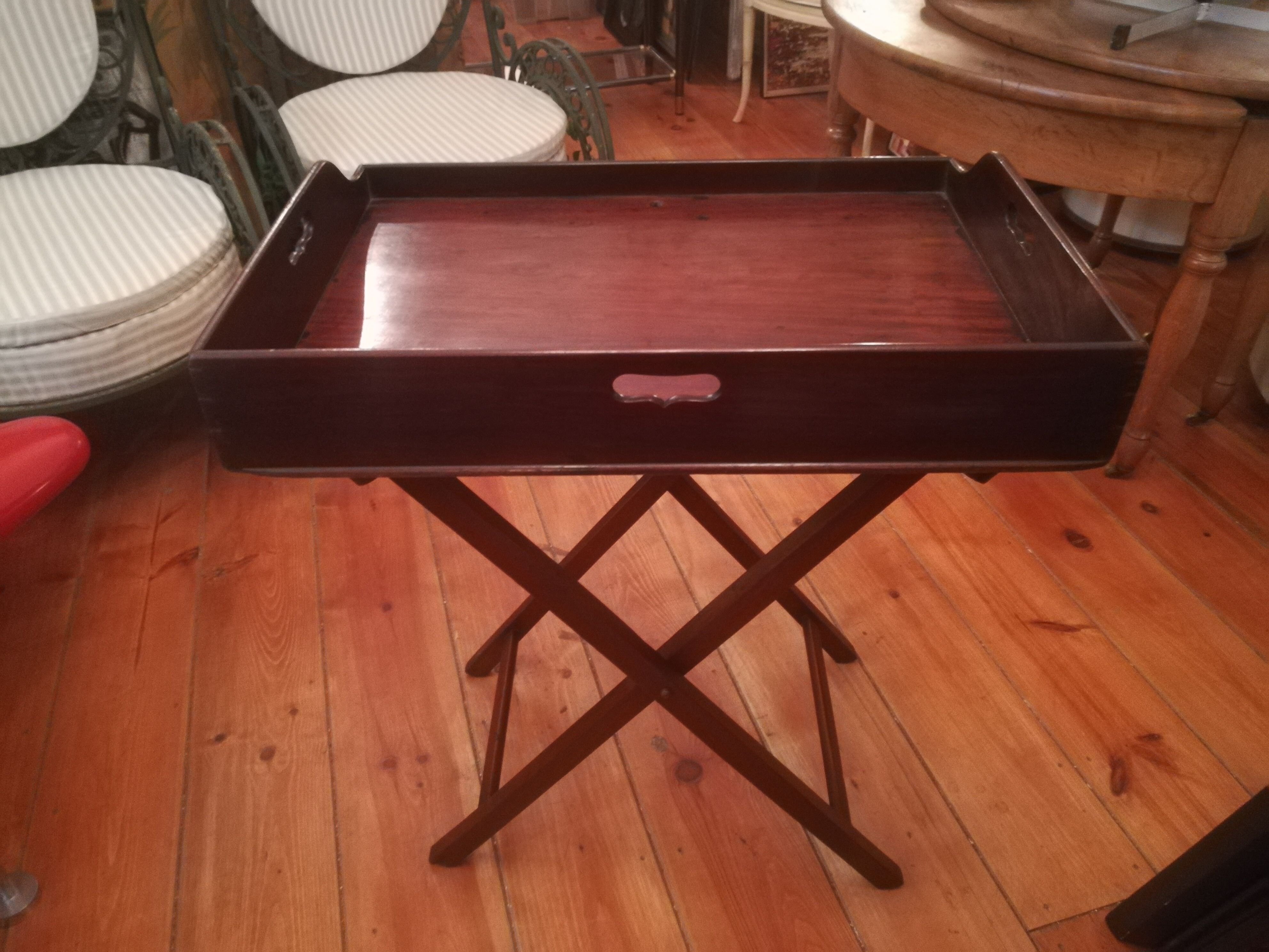 Mahogany butler folding table