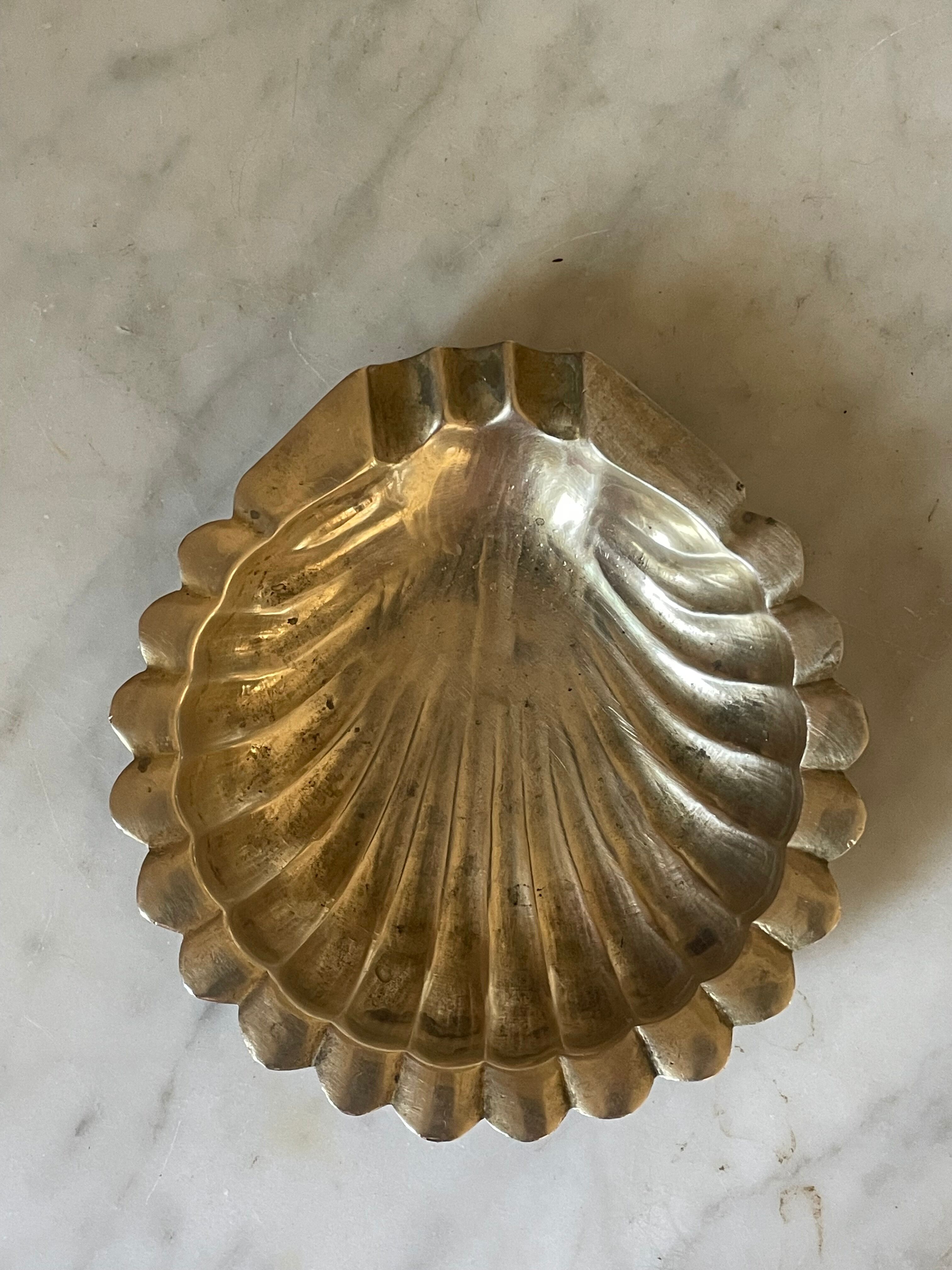 Cendrier coquille en laiton massif