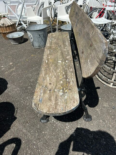 Antique garden bench in cast iron and wood from the 1940s