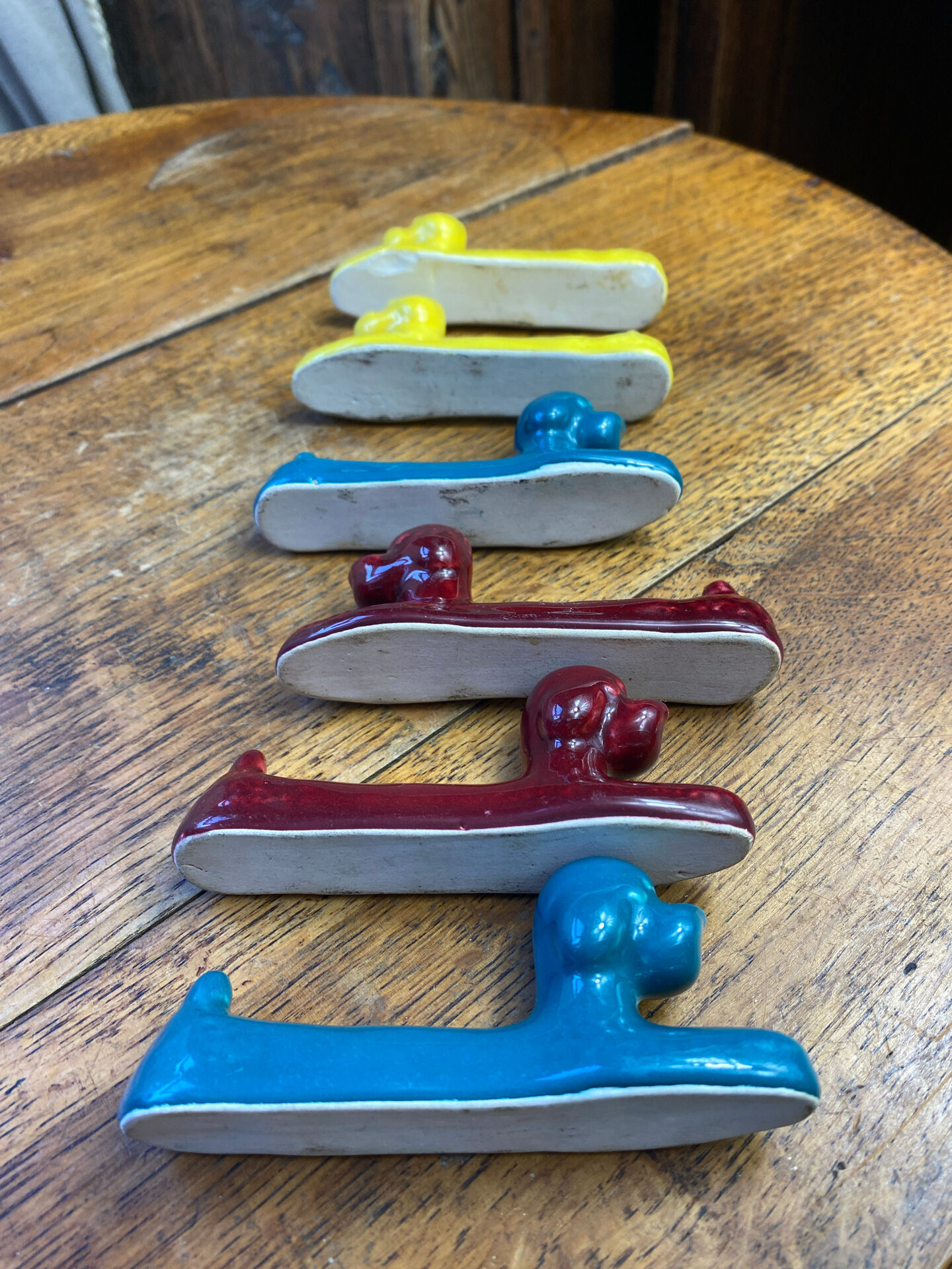 Porte-couteaux caniche en céramique