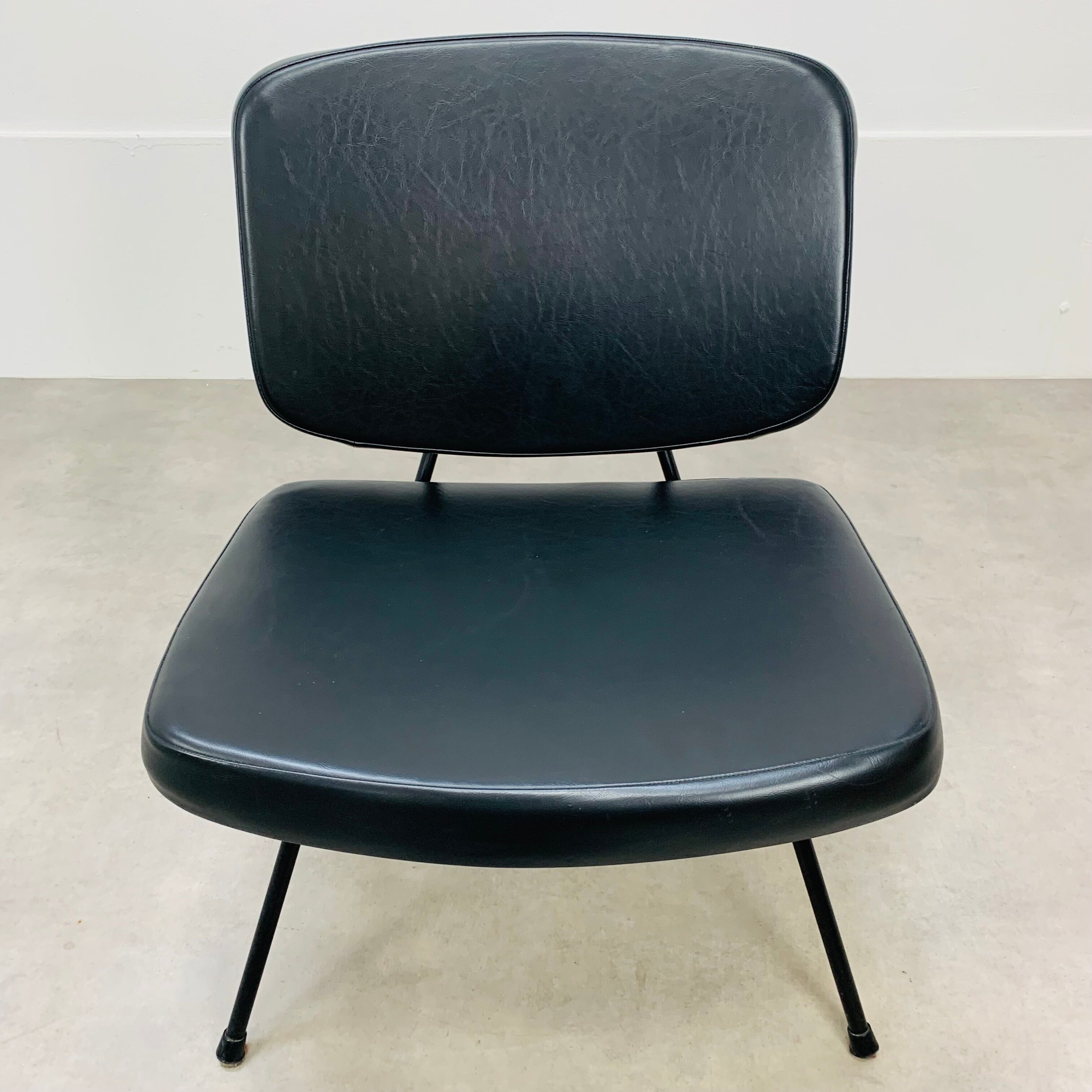 Chauffeuse CM190 Pierre Paulin pour Thonet