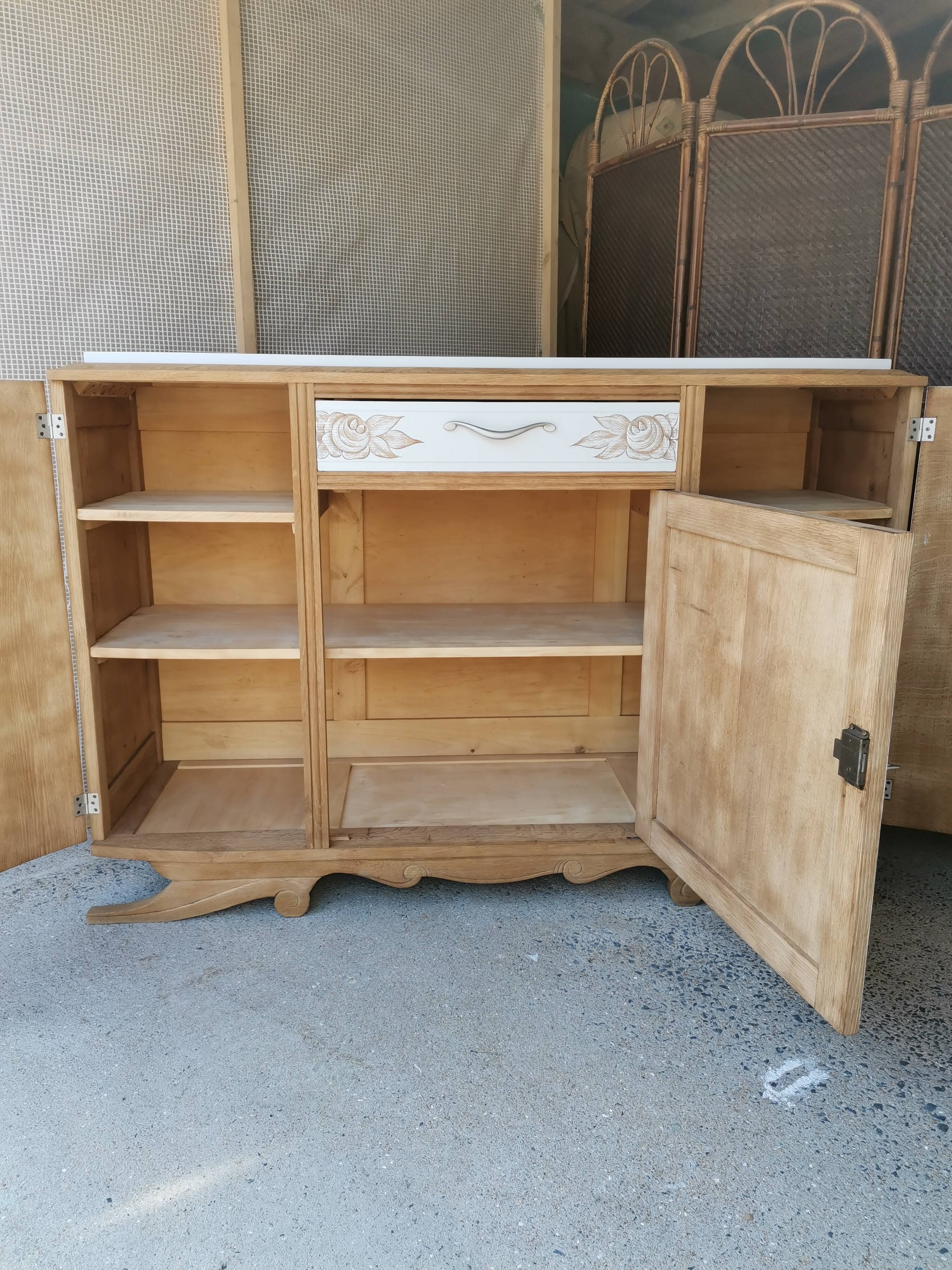 White Art Deco sideboard