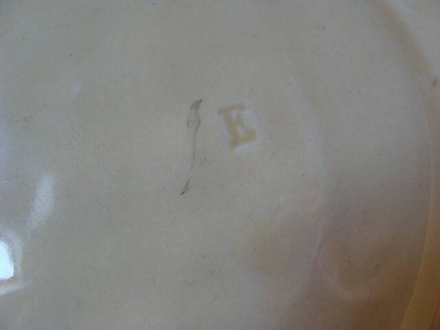 Art Deco ceramic coaster/bottle holder