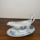 Sarreguemines U&C Flore model sauceboat, 19th century
