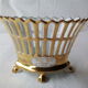 Vase de mariée style empire corbeille en faïence dorée 1868