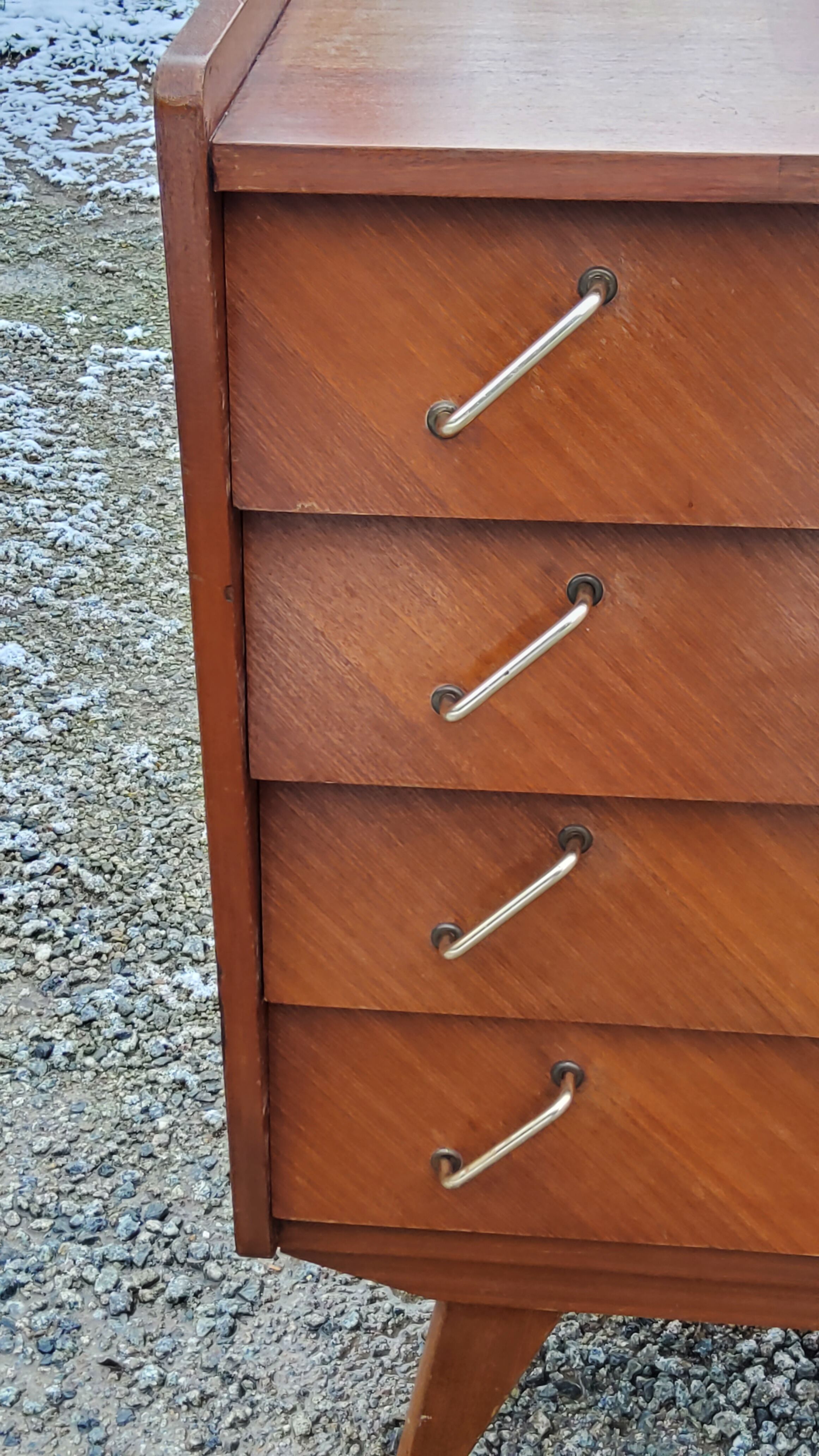 Vintage chest of drawers from the 50s 4 drawers feet compass and mahogany fins