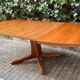 Table en teck extensible à deux rallonges