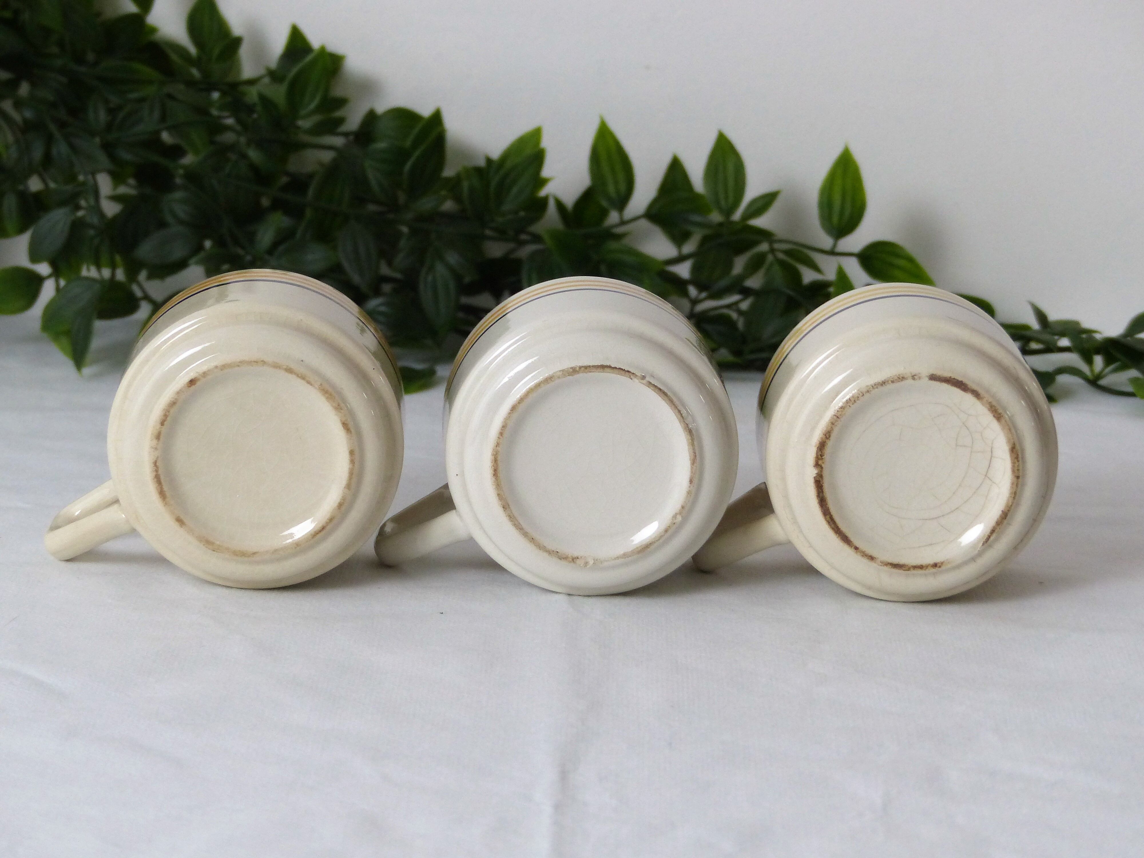Set of 3 cups made of earthenware