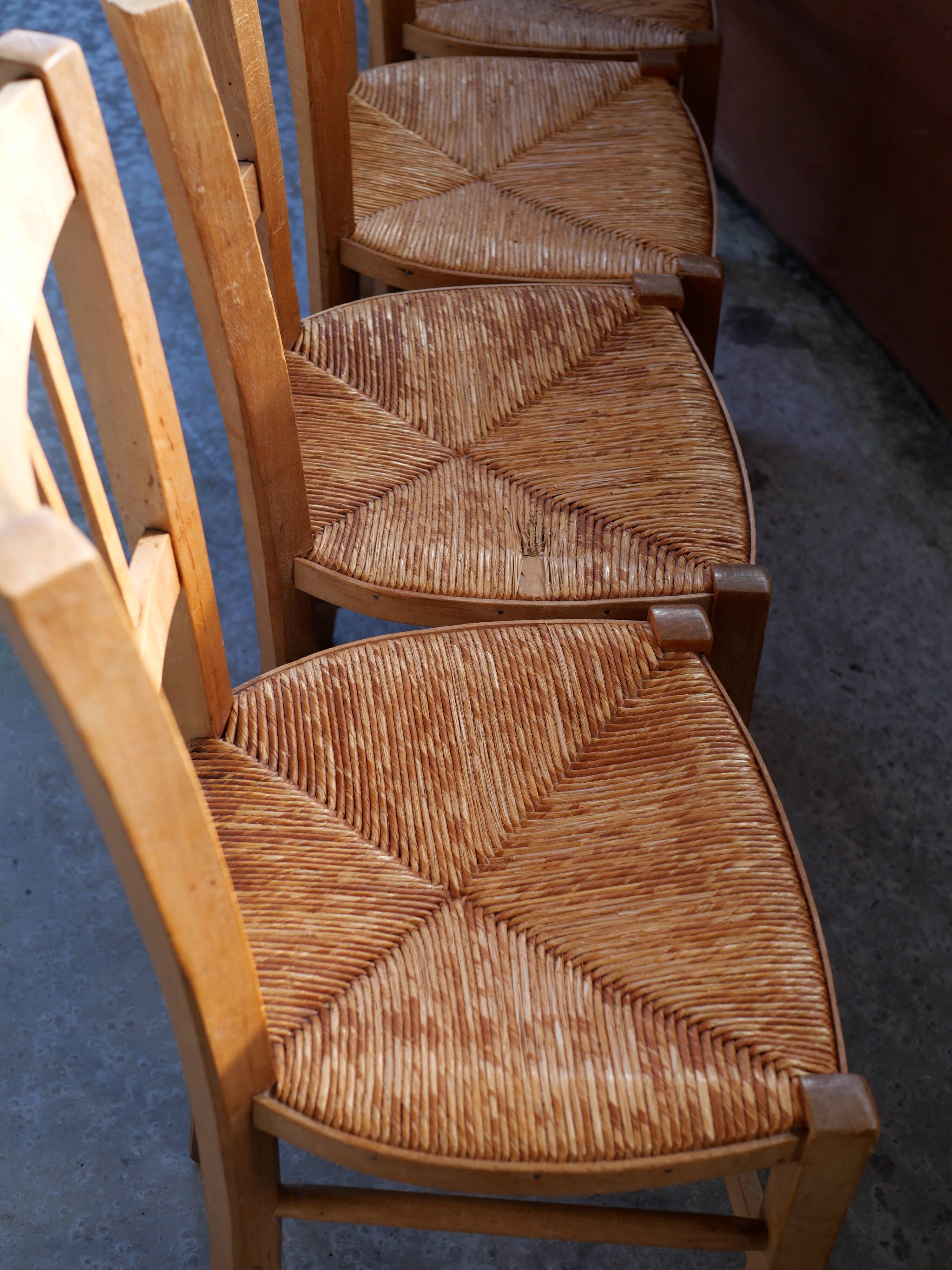 Set of 5 rustic straw chairs