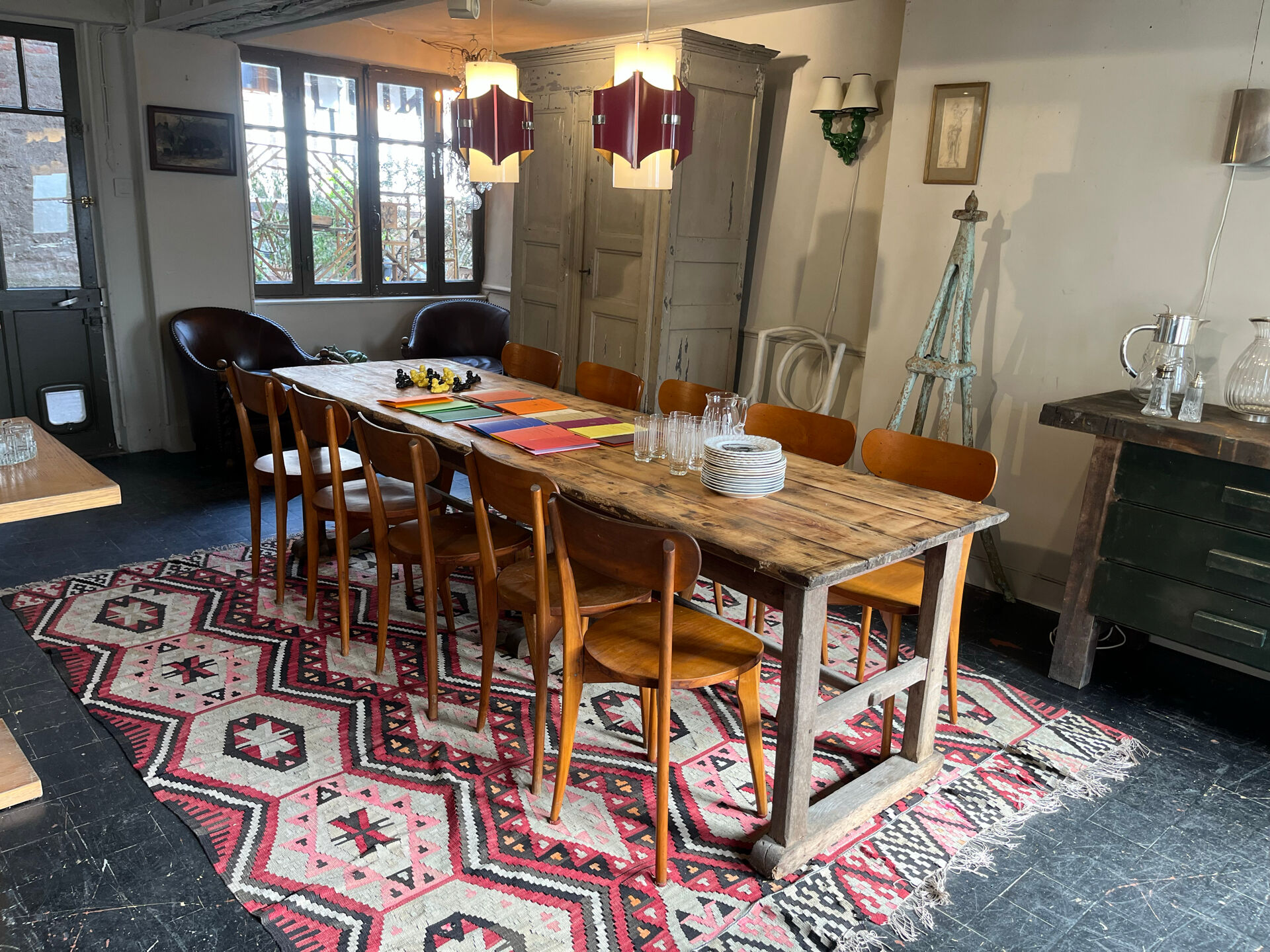 Set of 10 bistro chairs
