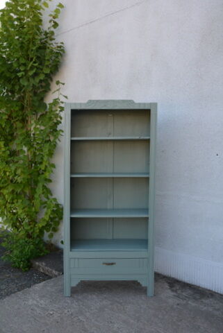 Bookcase of the 1930s