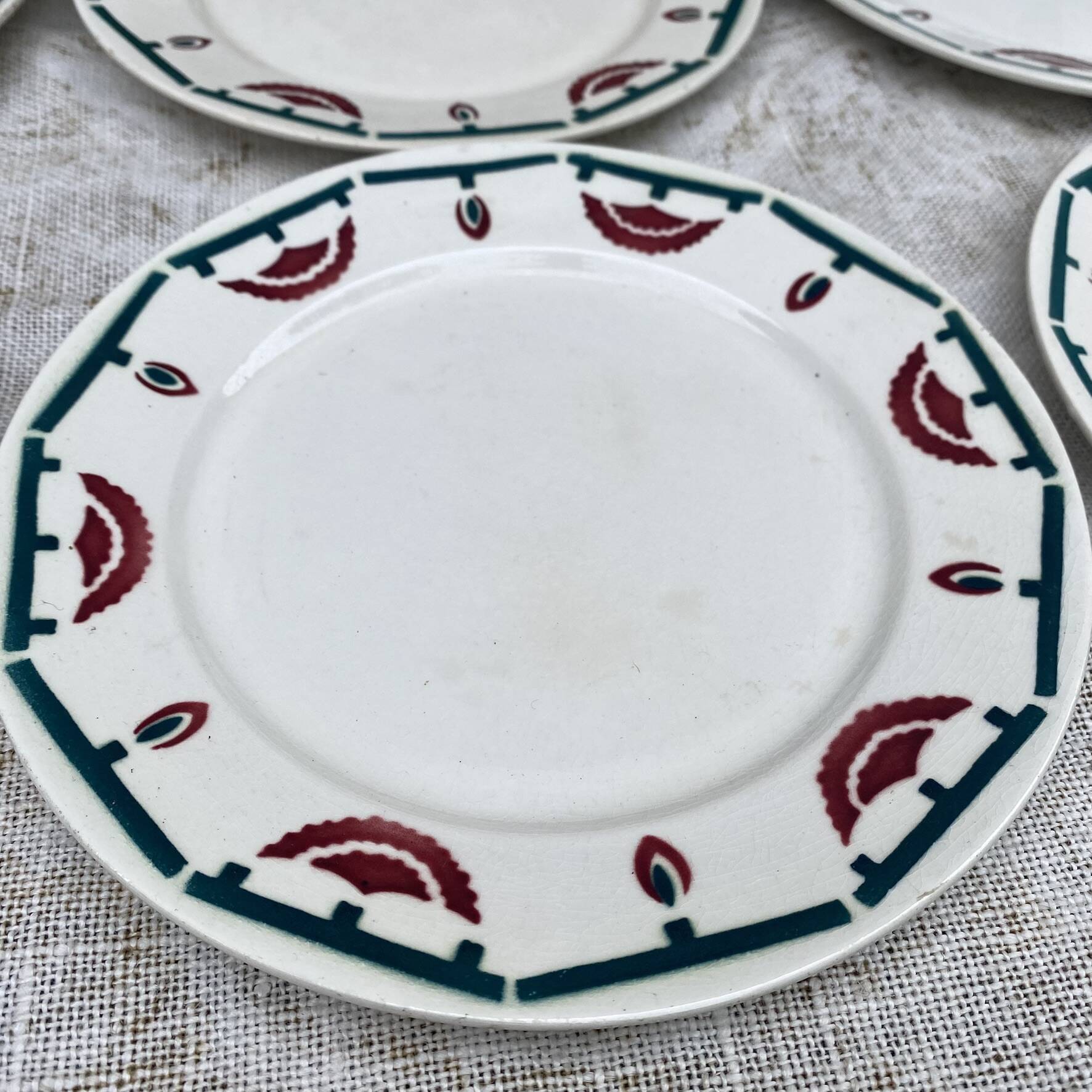 assiettes plates art déco badonviller El d'jem