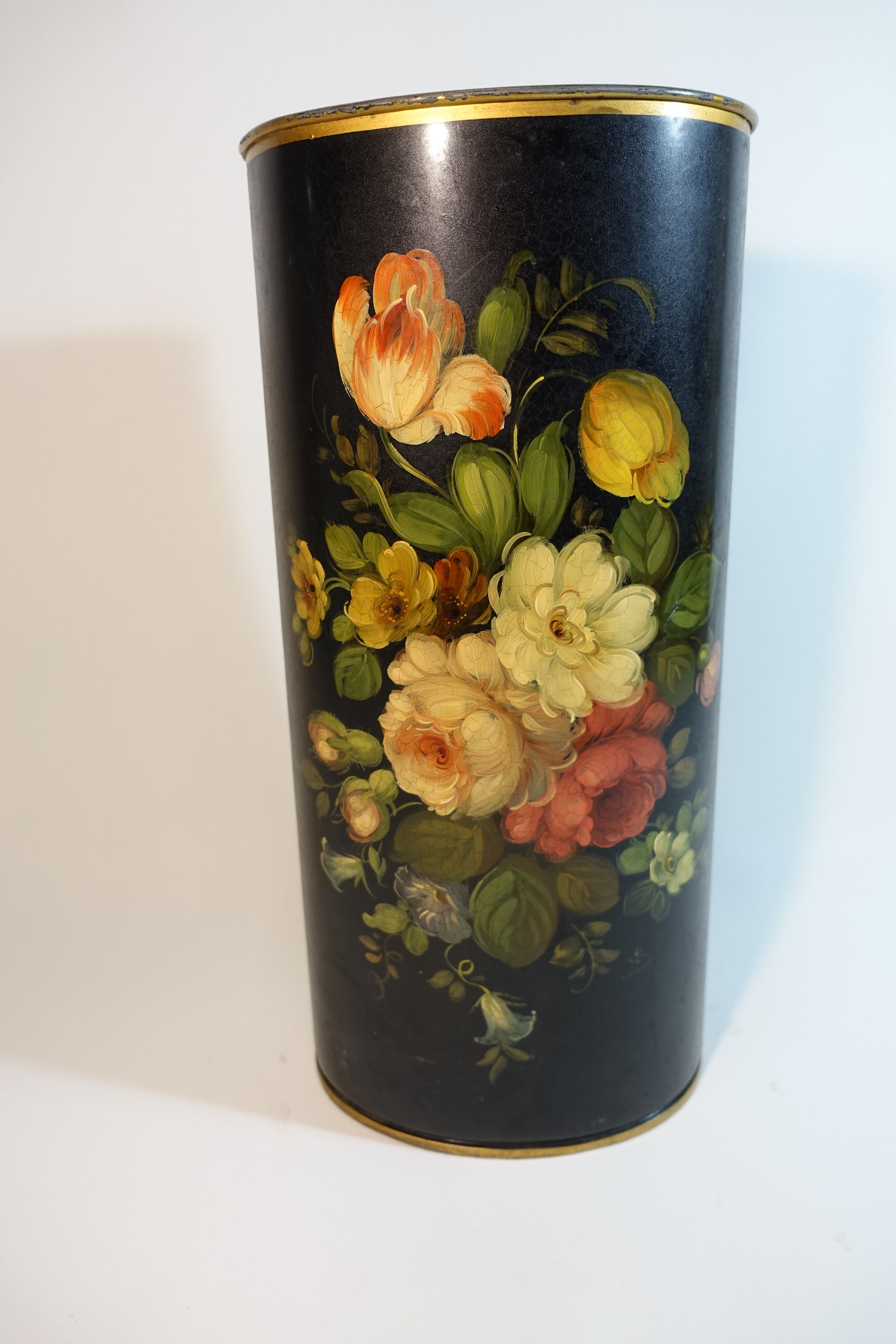 Umbrella door in painted sheet metal decorated with flowers style Napoleon III