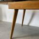 Table à rallonges en Formica et pieds bois