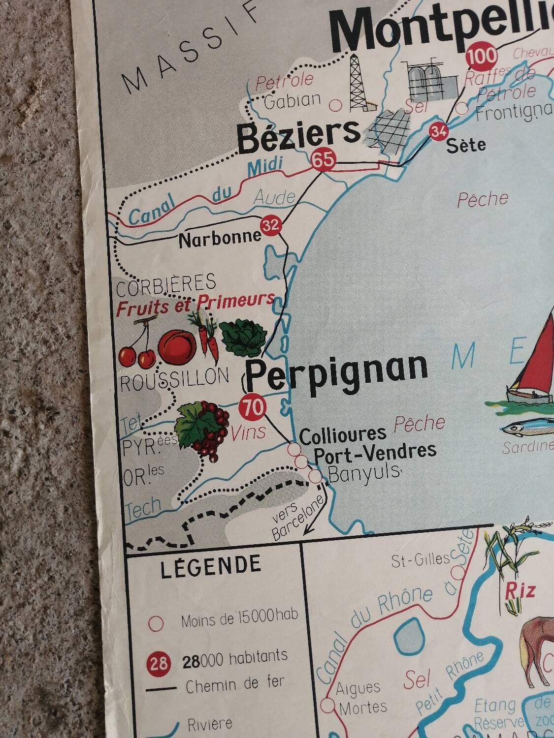 Vintage school map mdi FRANCE Corsica Massif Central