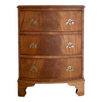 English chest of drawers