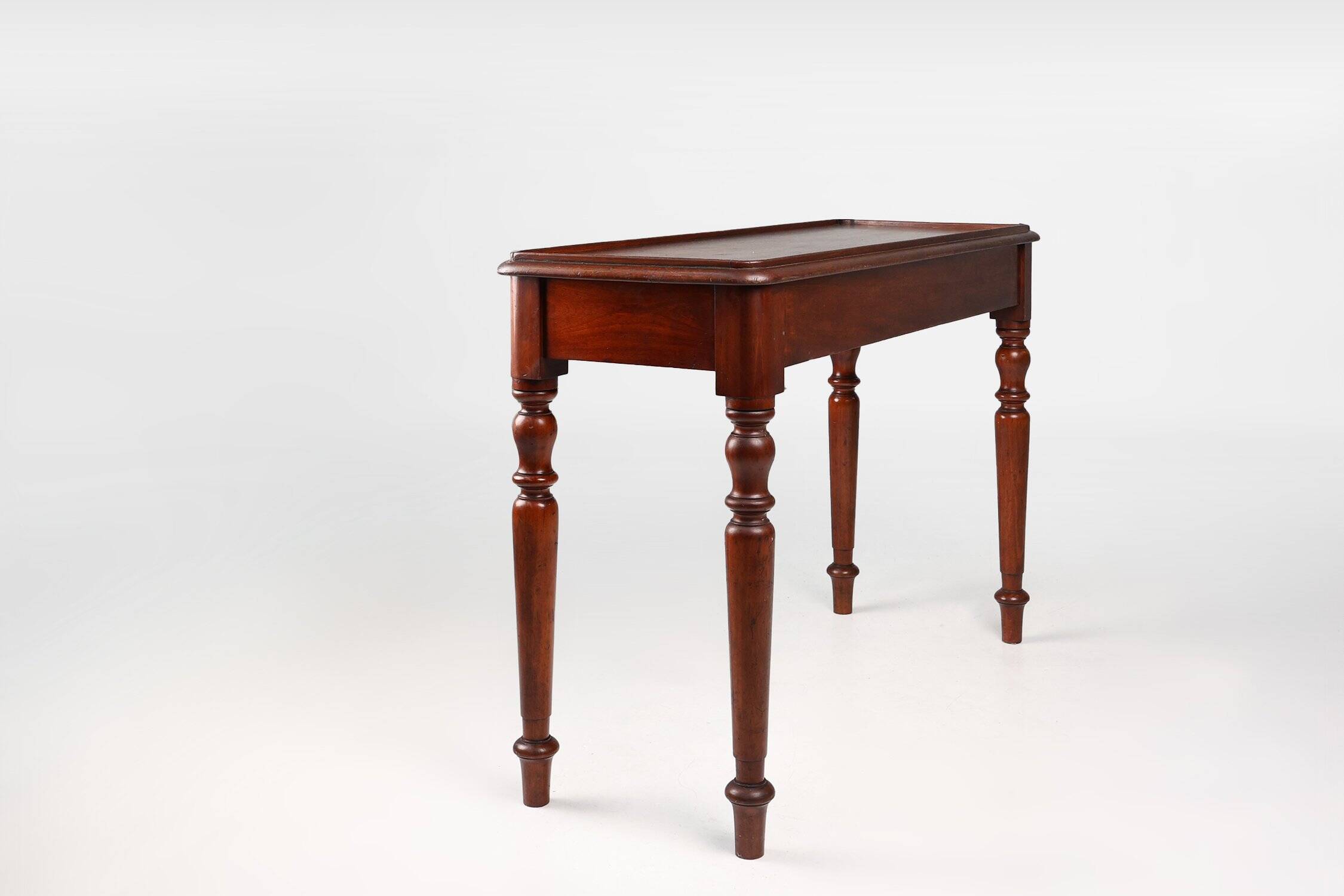 Table d'appoint anglaise élégante du milieu du 19e siècle en bois massif
