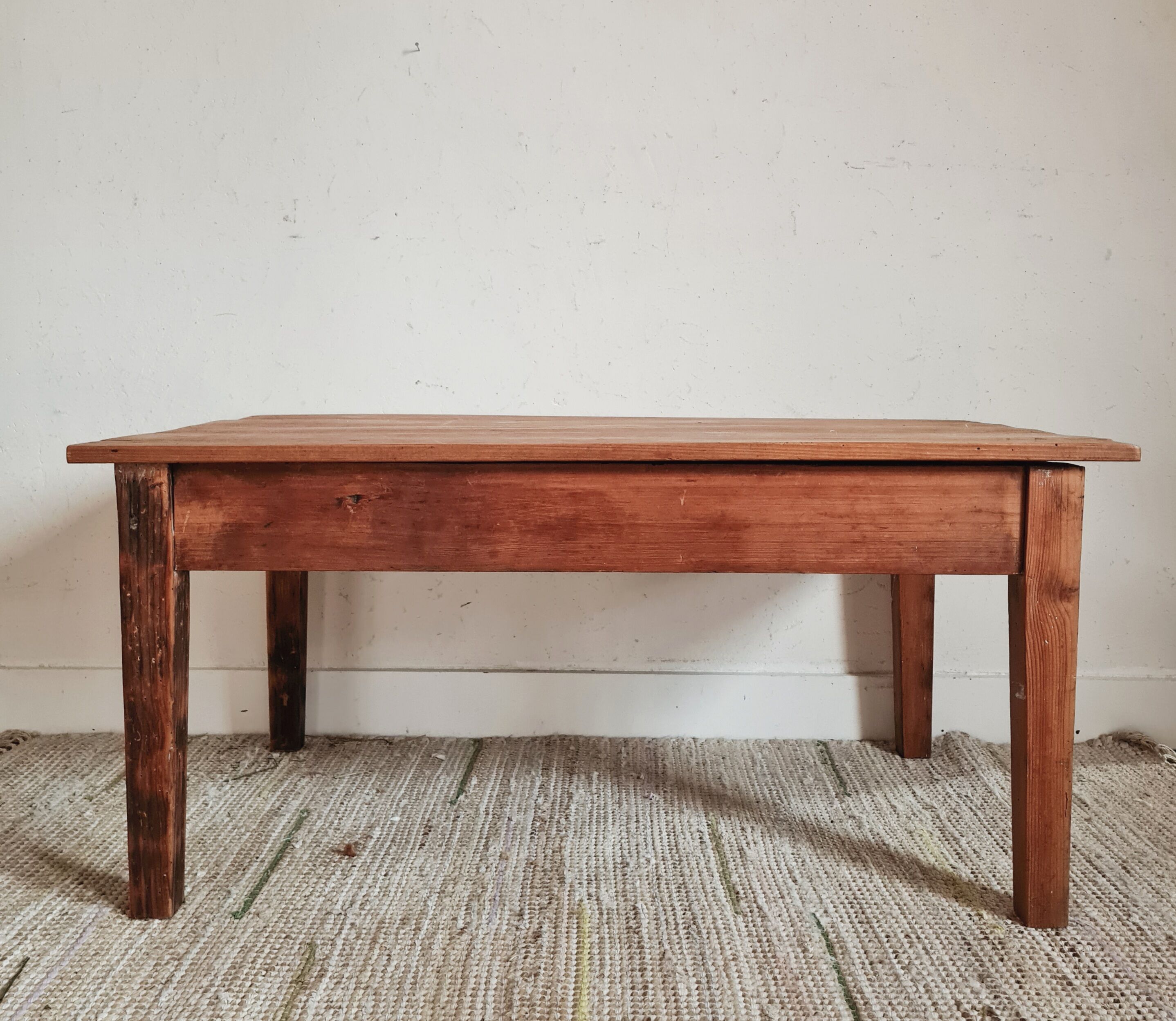 Farmhouse coffee table in raw wood with storage chest