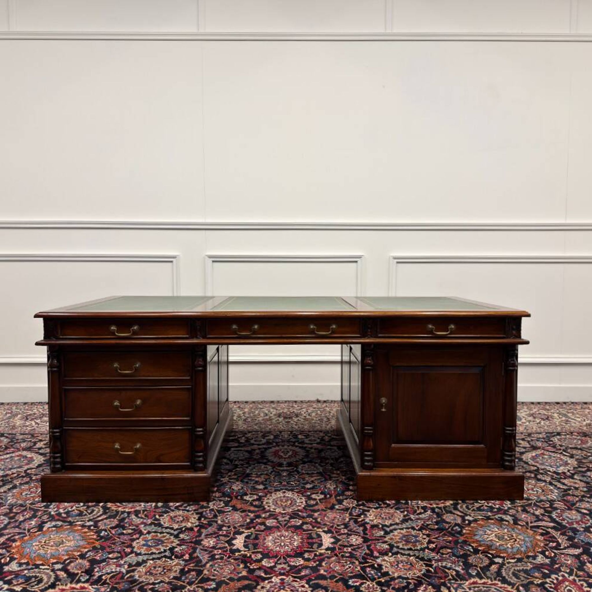 Grand bureau anglais classique