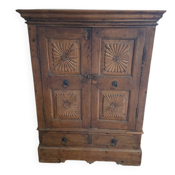 Armoire Almirah indienne ancienne en tek sculpté