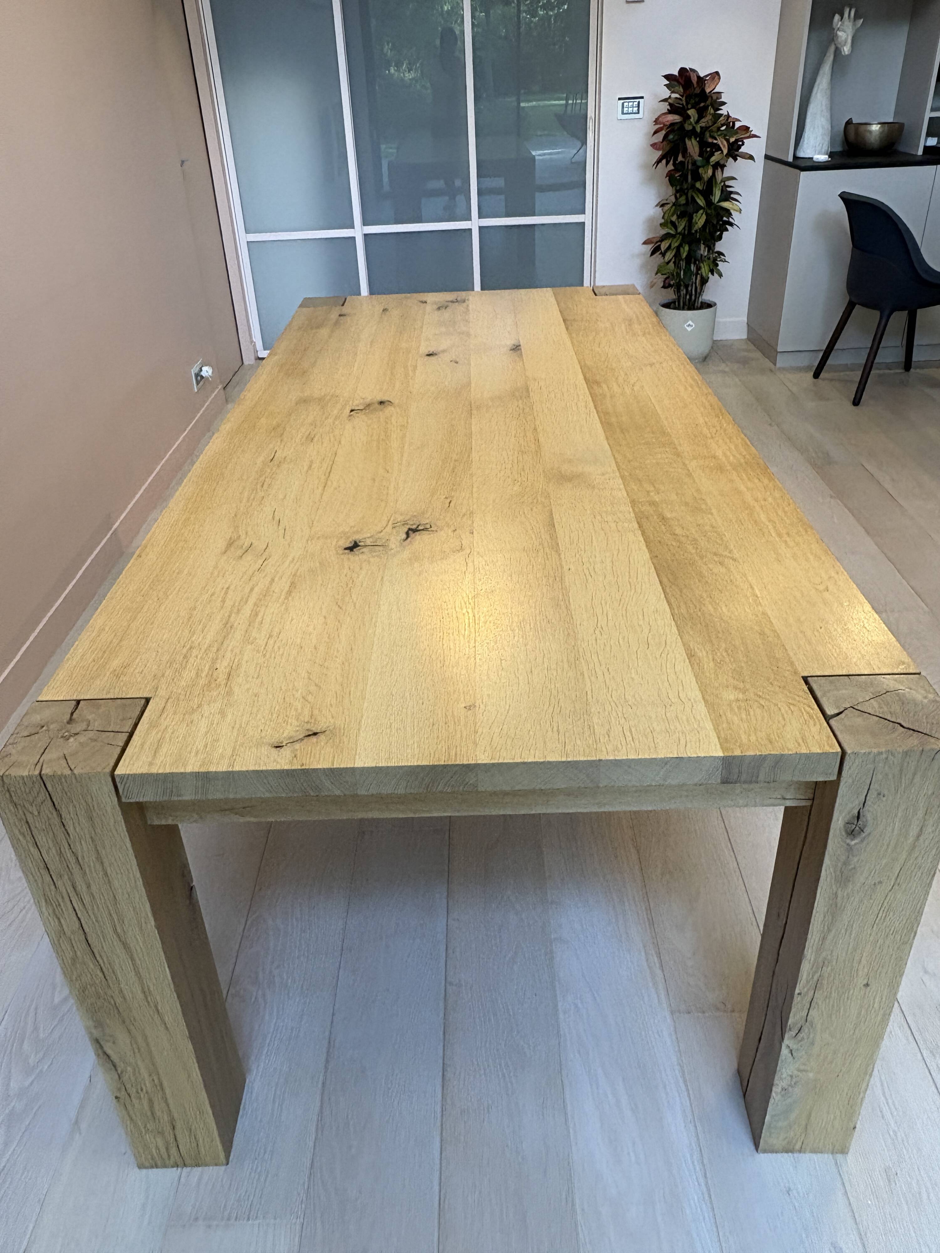 Table en chêne massif