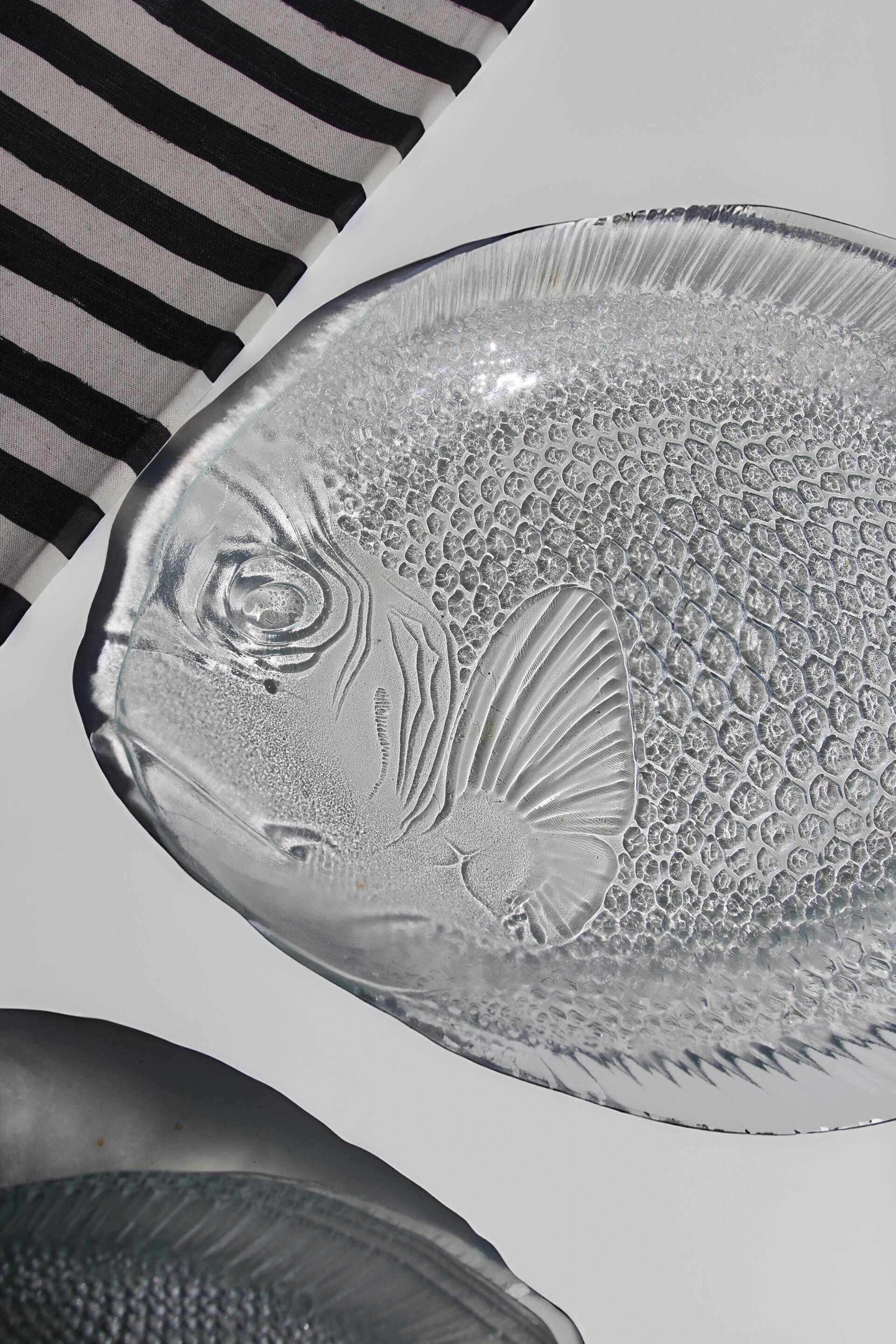 Vintage fish set, Arcoroc France (9 pieces)