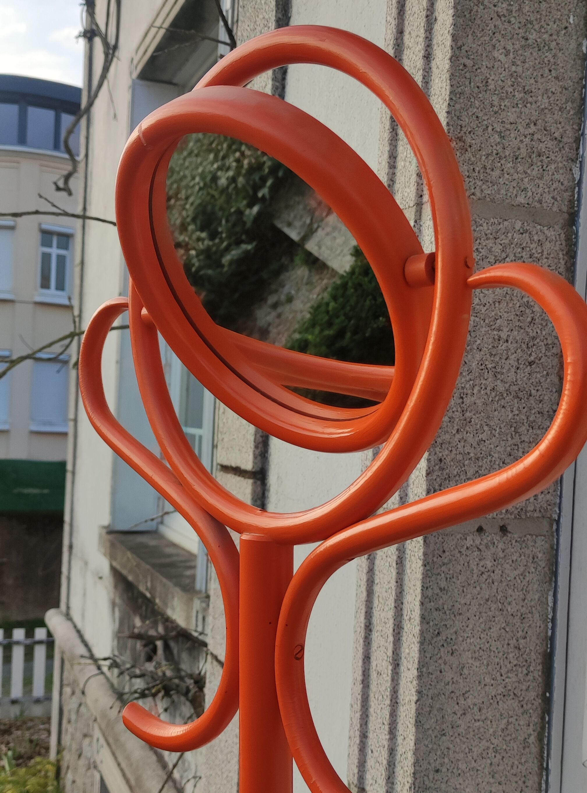 Mirror coat rack on foot