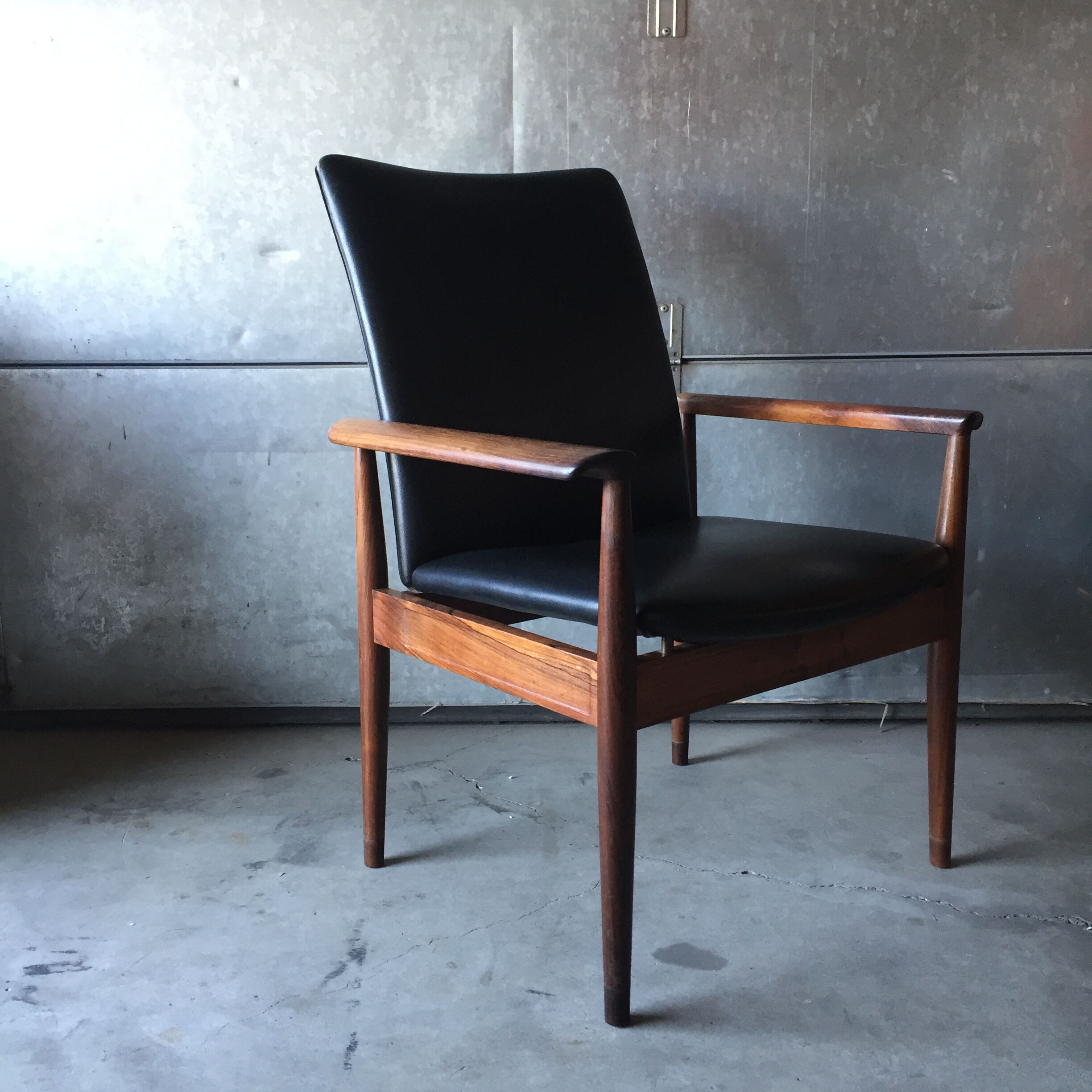 Diplomat office chair by Finn Juhl in rosewood and vintage leather 1970s