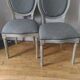 Paire de chaises médaillon