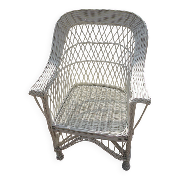 white wicker armchair