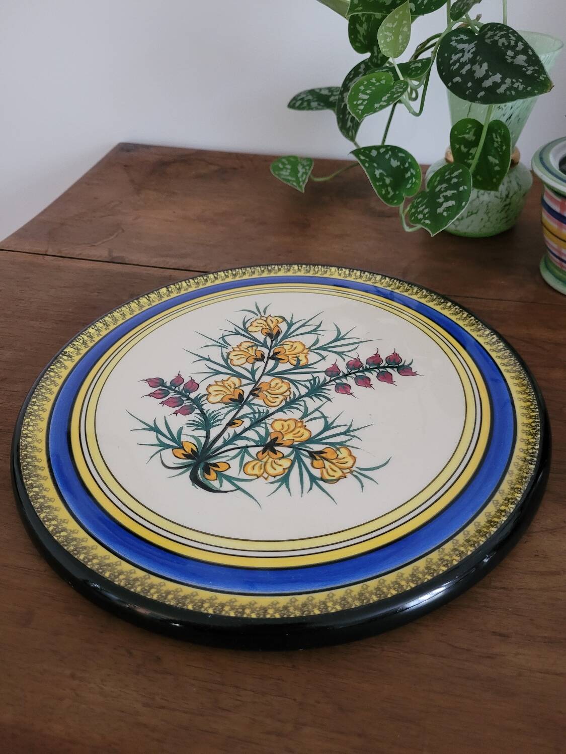 Henriot Quimper Noirmoutier presentation plate