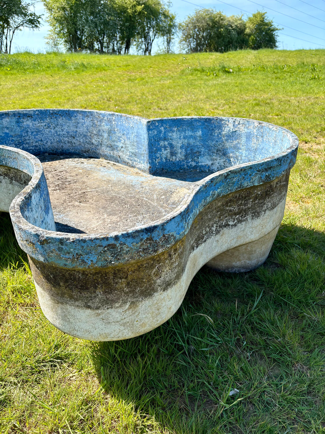 Willy Guhl pond edited by Eternit – designer planter in fibrecement