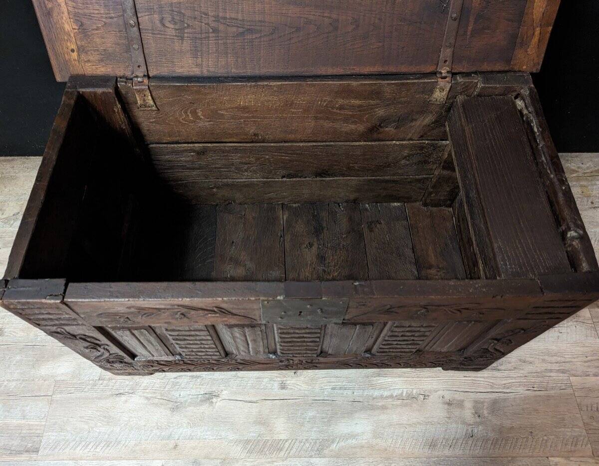 Coffre Catalan Fin 17 éme En Noyer