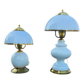 2 lampes de table en verre opalin blanc, années 1970