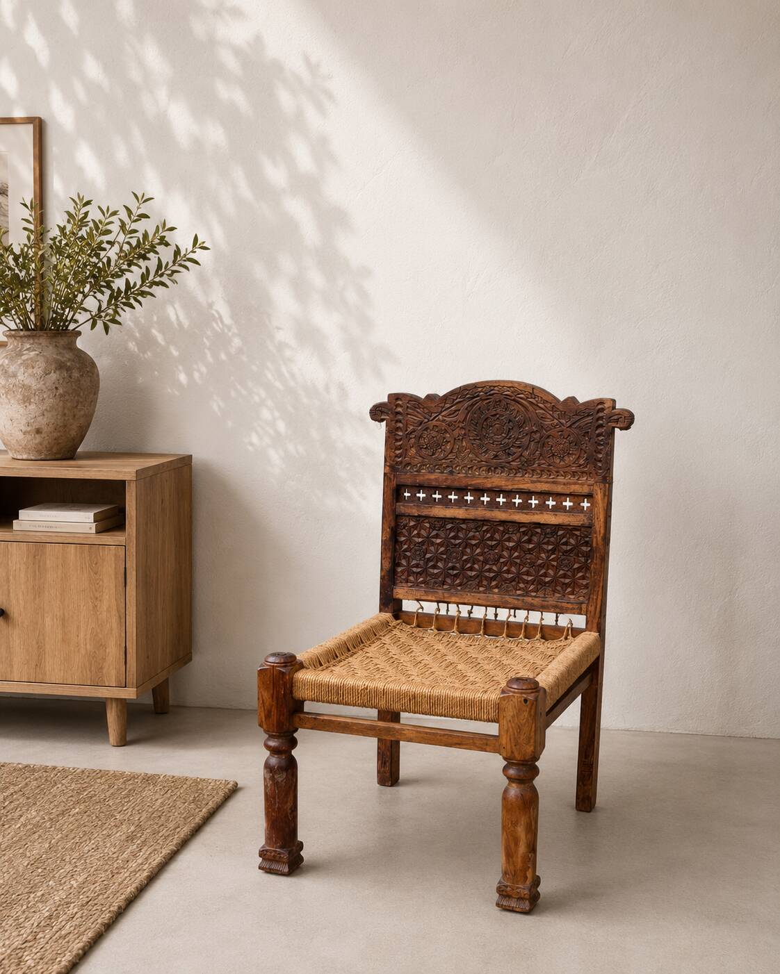 Fauteuil berbère marocain sculpté