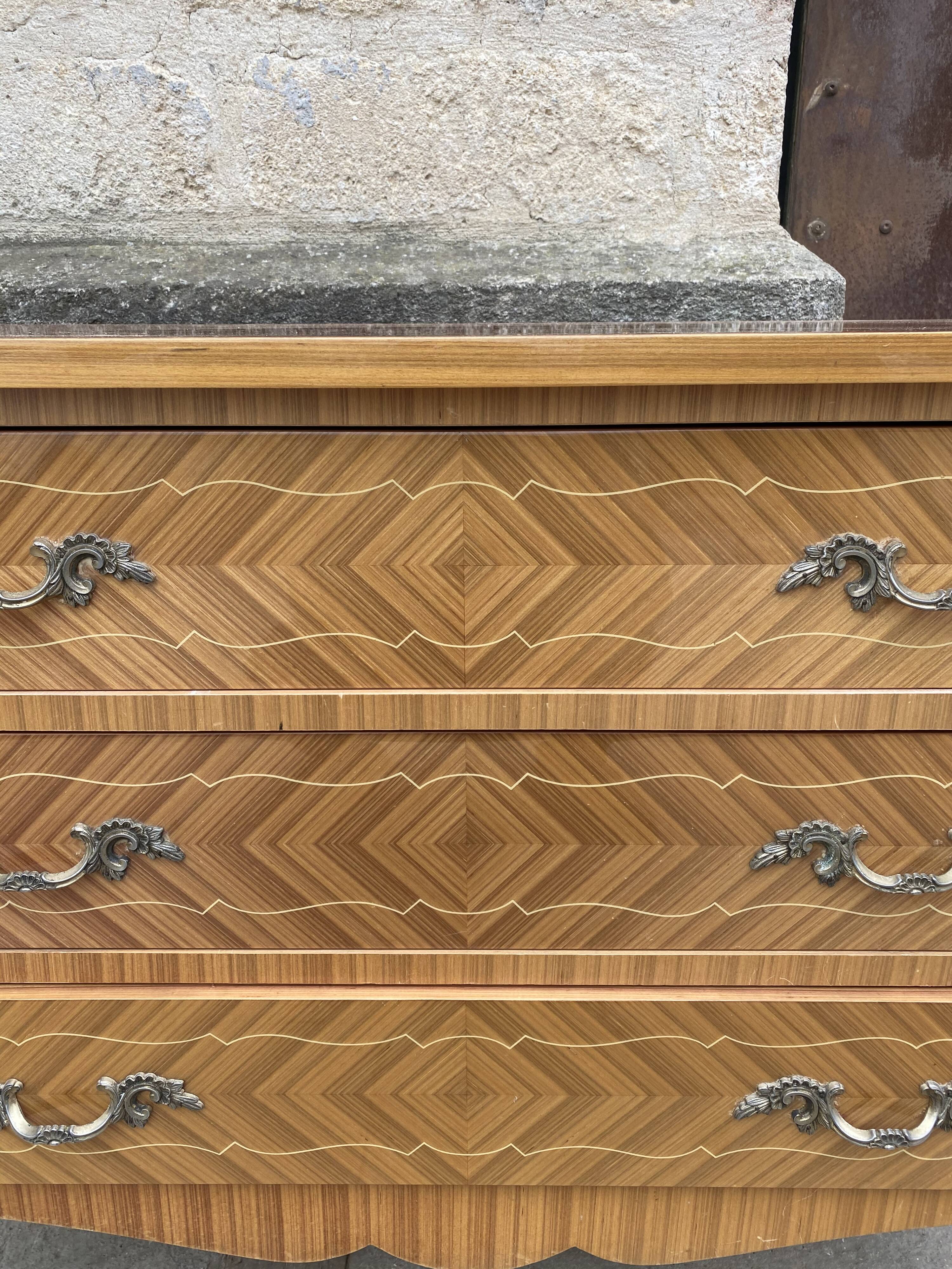 Louis XV 1970 vintage style commodity