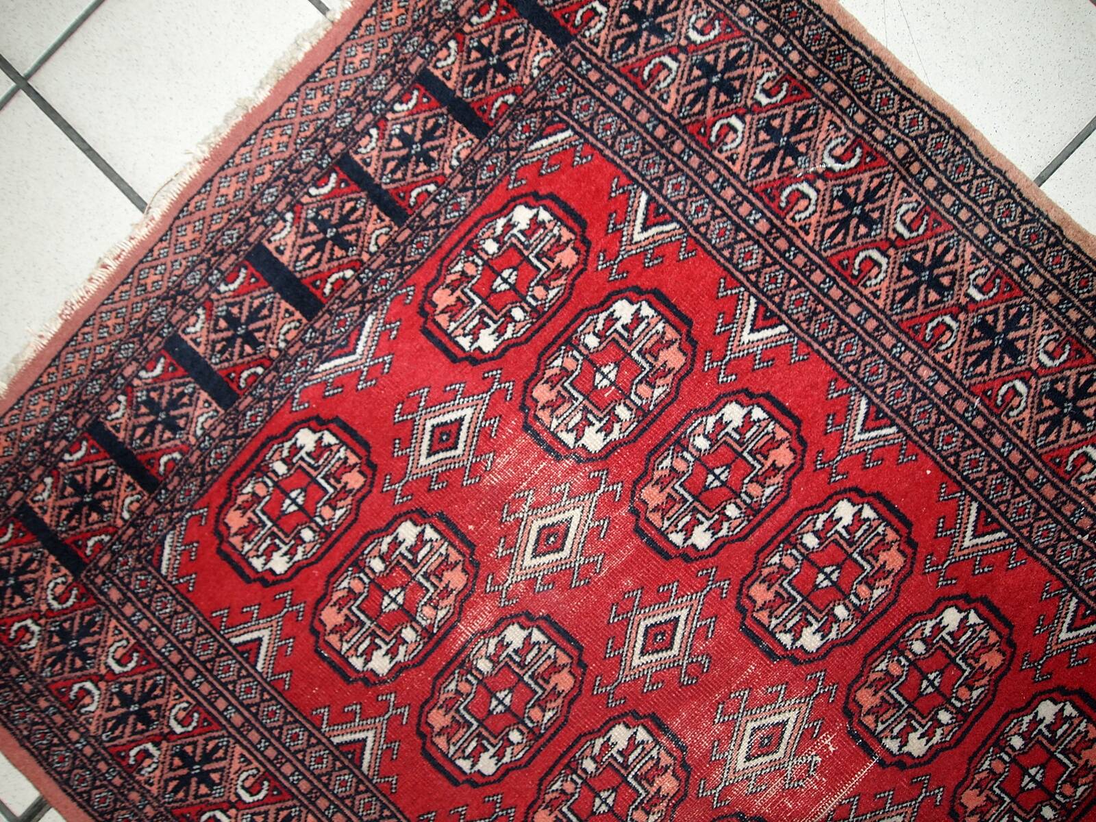 Tapis Vintage Bukhara Uzbek en Laine, Années 1960, Élégance Authentique