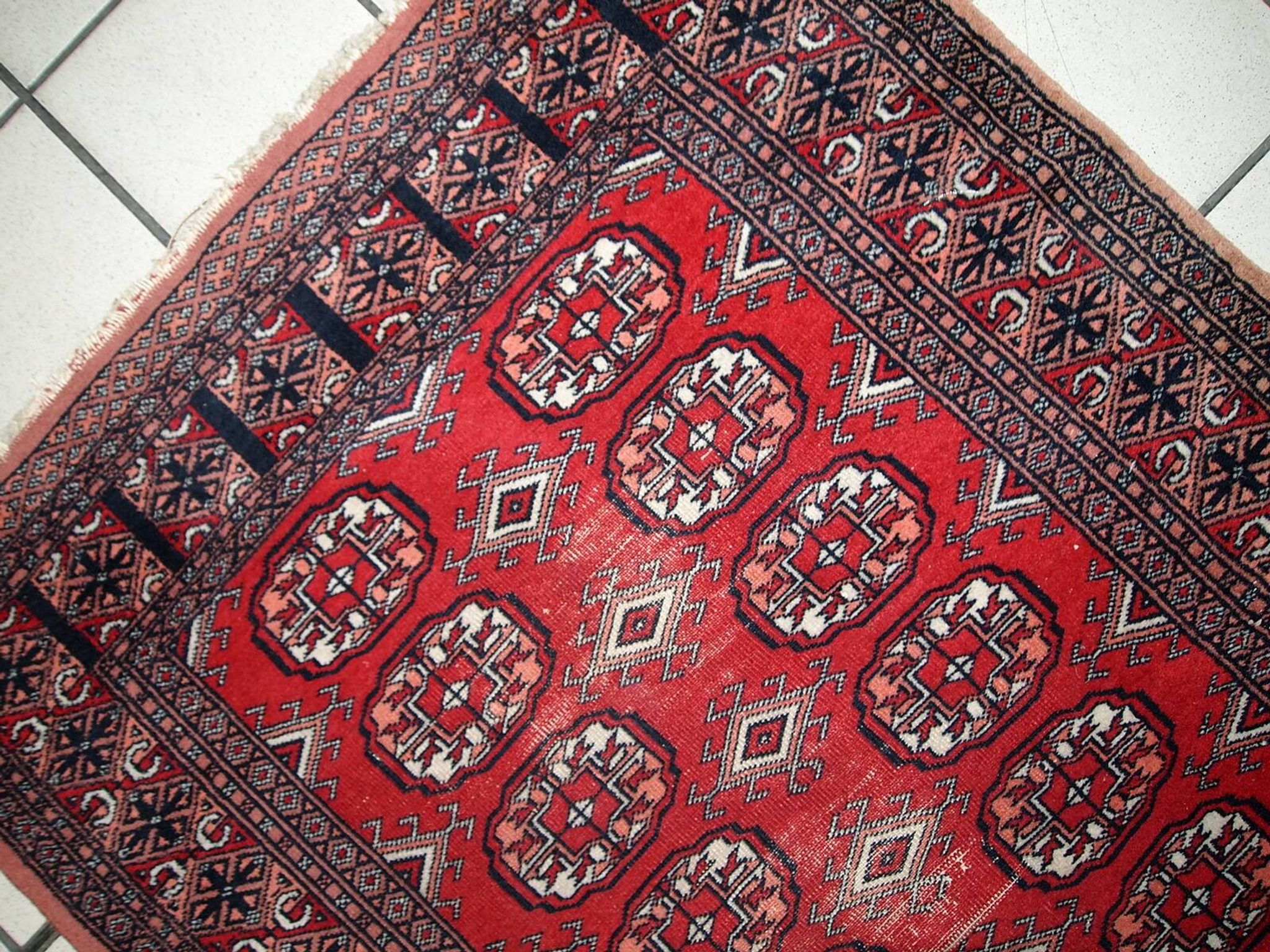 Tapis Vintage Bukhara Uzbek en Laine, Années 1960, Élégance Authentique