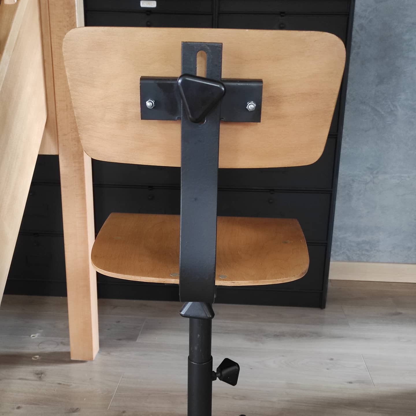 Chaise industrielle d'atelier